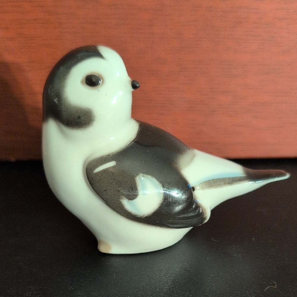 Vintage Lomonosov Russian Porcelain Snow Bunting Bird Figurine